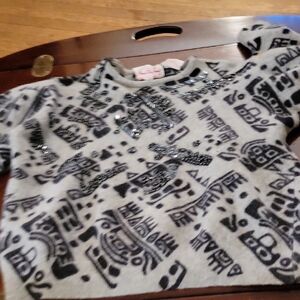 Amy Su Kung  Size 46  Sweater